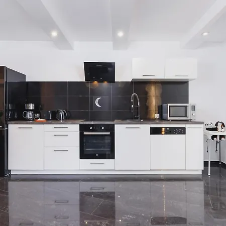 Comfy Lubelska By Renters Apartament